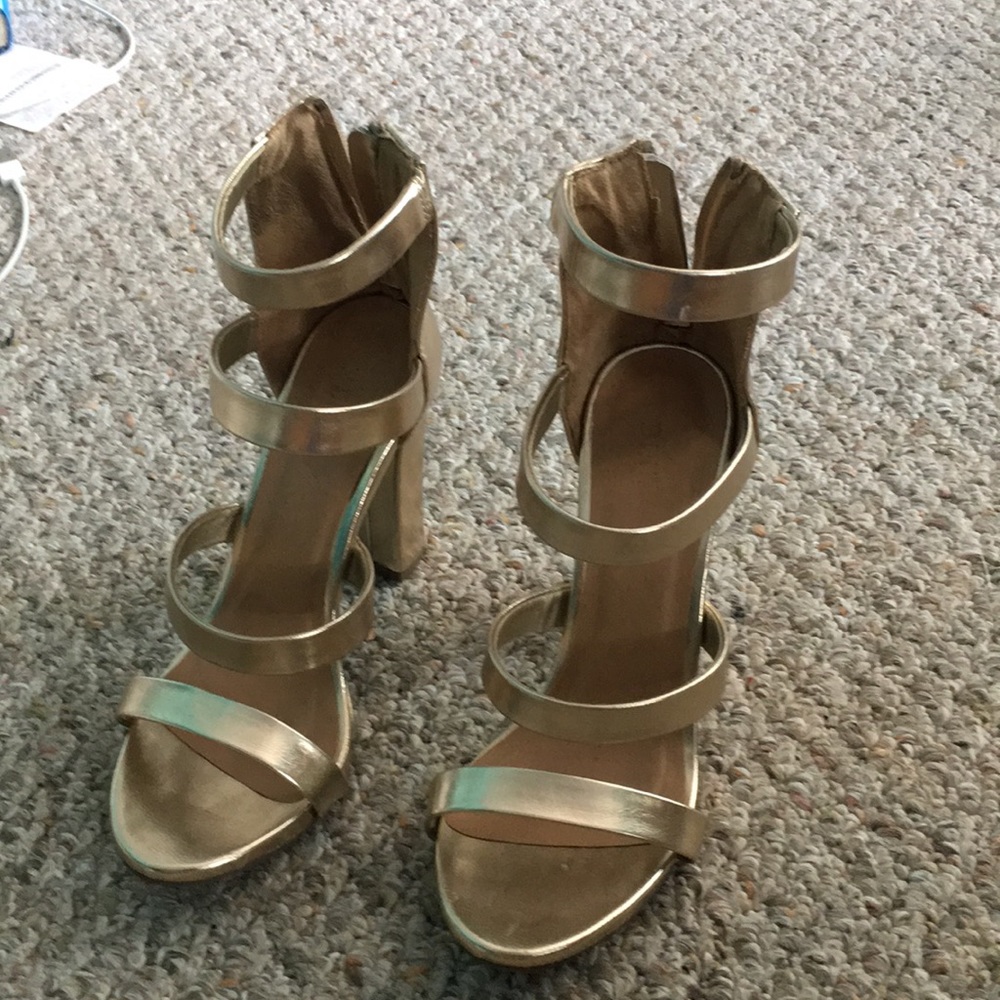 Gold 4 niche heels
